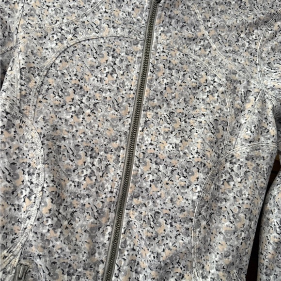 [SOLD] Lululemon Define Jacket Pattern - Picture 2 of 7